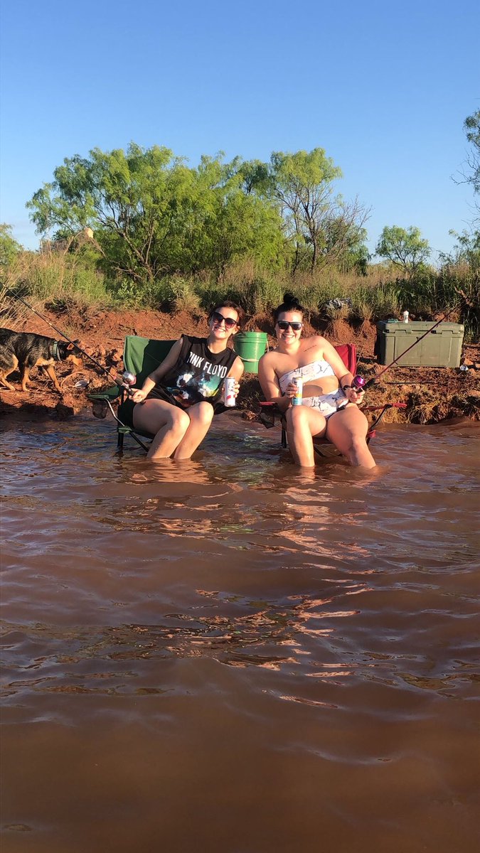 devinhoper's tweet photo. we tried to catch some fishies yesterday but that didn’t work so we just drank instead https://t.co/ncpiM7EAcQ