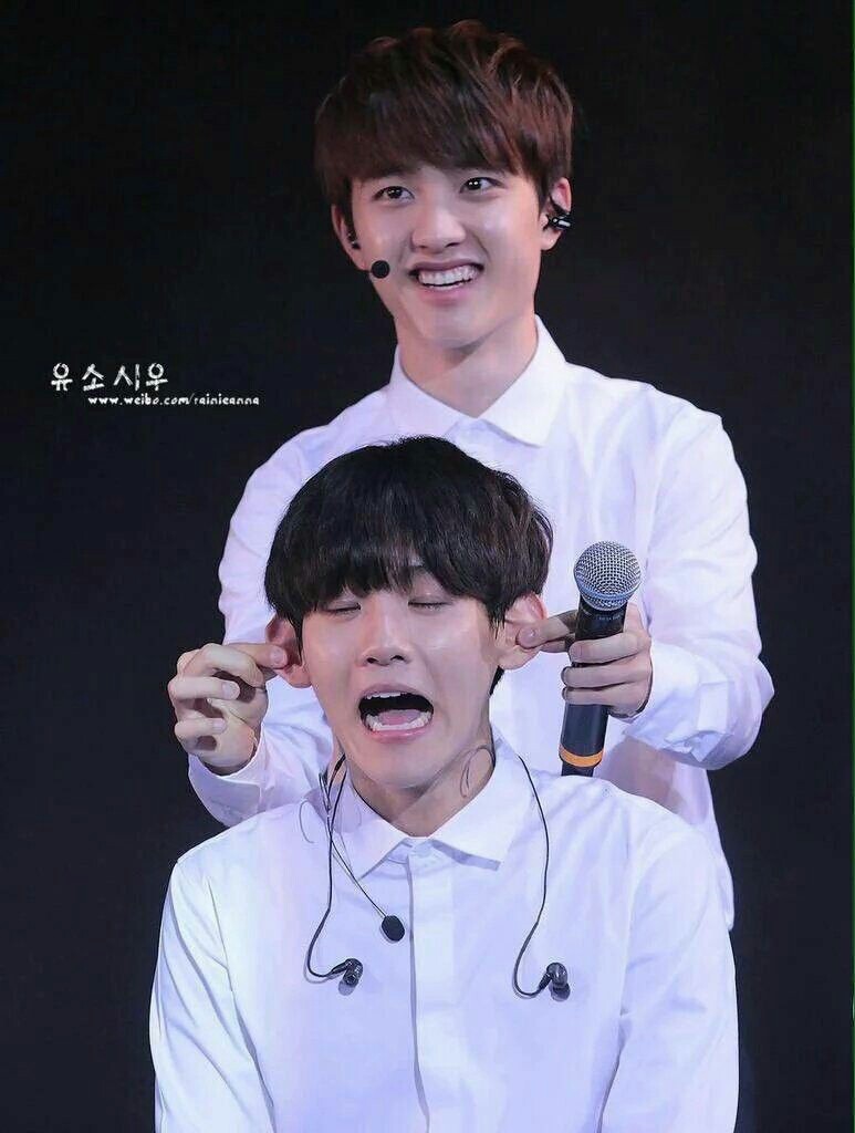 BaekSoo being friendship goals[★彡 α вєαυтιfυℓ тняєα∂ 彡★] @weareoneEXO  @B_hundred_Hyun  @layzhang  #EXO