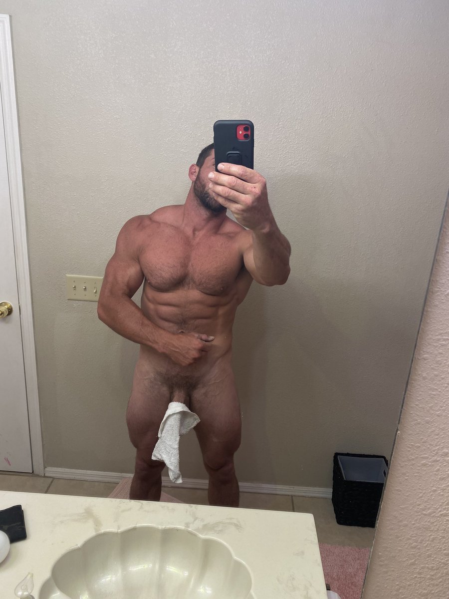 XDerekJonesX's tweet photo. Damnit the weekends all over 😓 can’t wait to be writing this quarintine is all over !!! 😈😈💪🏽🙏🏽🍾 https://t.co/FCde4bUTn7