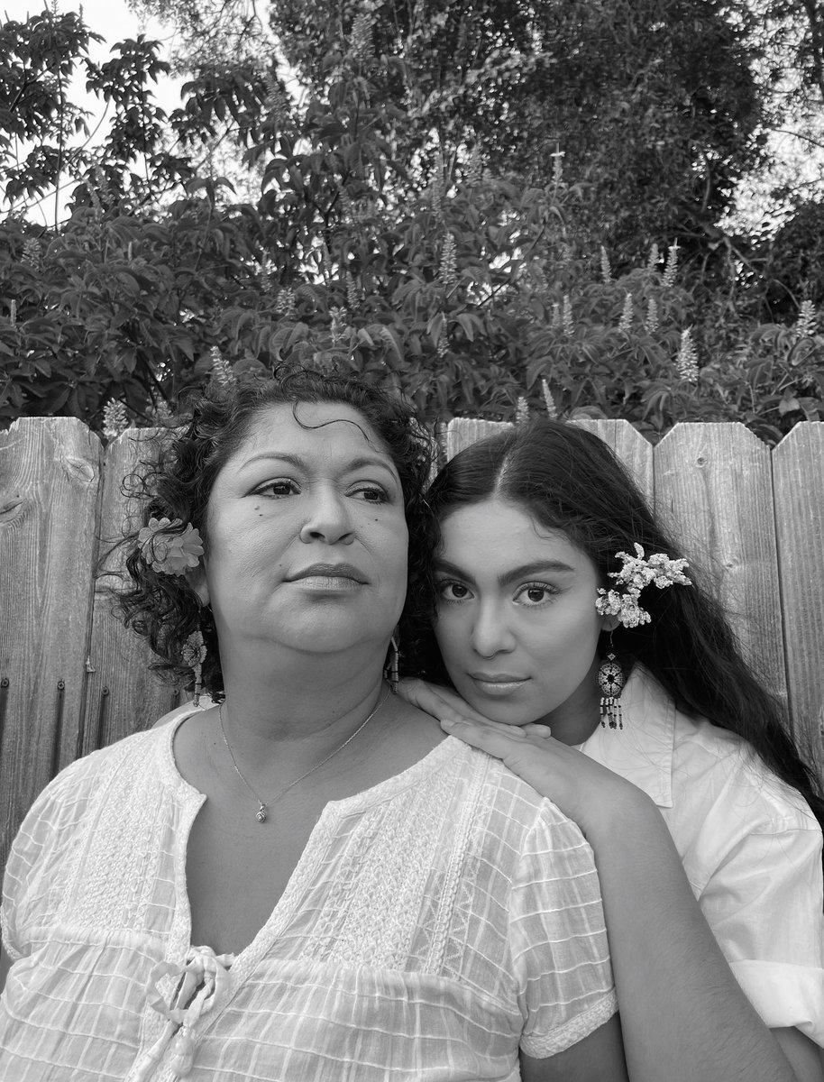 canolasayha's tweet photo. did my mom &amp; sister’s makeup &amp; we had an impromptu shoot 🥰 LOOK AT THEM GLOW // shot on iPhone https://t.co/epZgI0VBvW