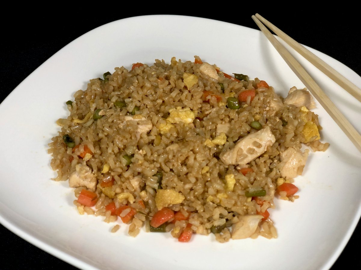 Chicken Fried Rice, Delicious! 😋🤤 essexcountyfoods.com/2020/04/26/chi… Check out the recipe! #Cooking #cook #food #foodie #foodiesofinstagram #RecipesForThePeople #recipes #RecipeOfTheDay #RecipeIdeas #recipesharing #recipe #rice #Friedrice #asian #chinesefood