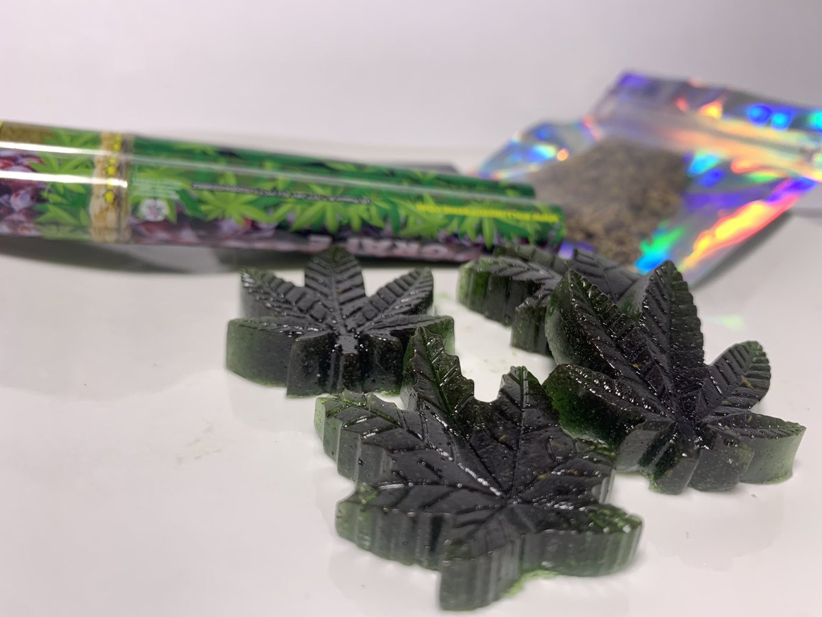 RushHourSnacks's tweet photo. Starburst Blue Berry infused Gummies. #RushHourSnacks #highlyfavored https://t.co/BCYgyLJKgs