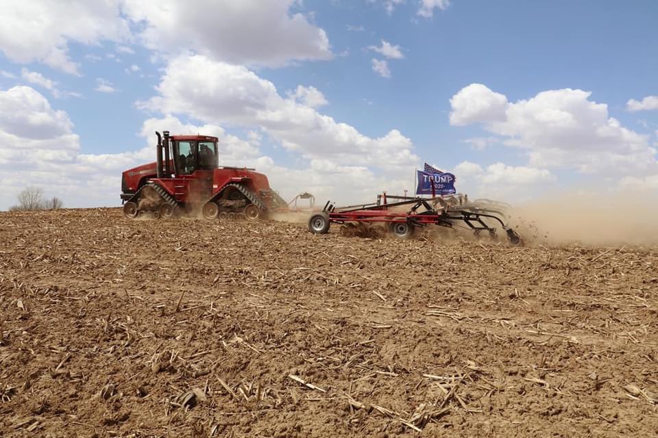 lifesapitch23's tweet photo. @realDonaldTrump Iowa Farmers for Trump #plant2020 https://t.co/jnsUCMDvKi
