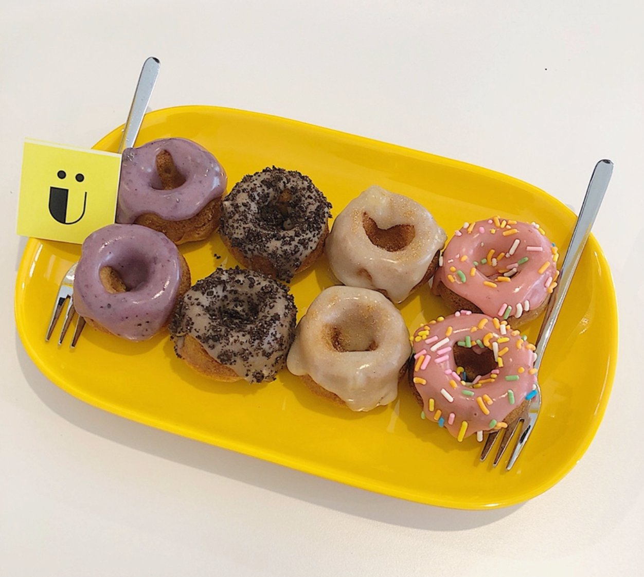 クリエイトリップ 韓国情報 韓国カフェ オリンピック公園 近くにある カフェ Gluck ここの ミニドーナツ のセットが可愛すぎて有名です Gluckはドイツ語の発音で幸運 4コセットで 00と最近の カフェ では考えられない程リーズナブルです