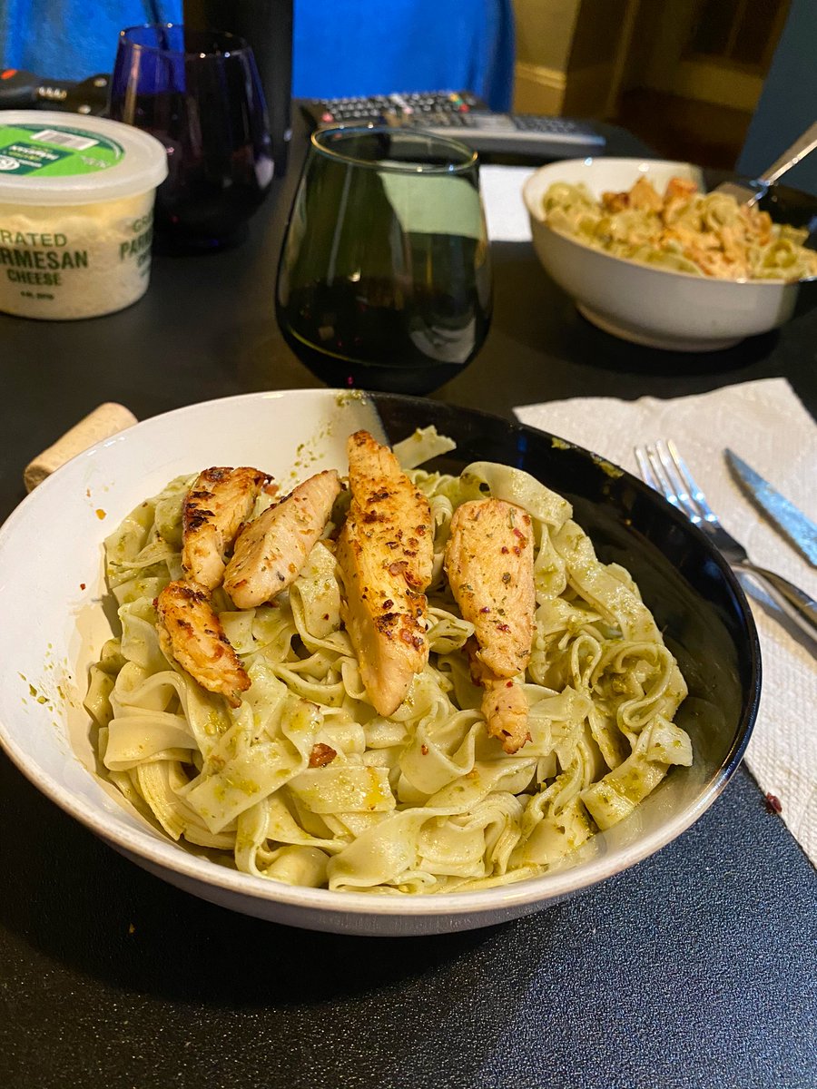 YesICandice's tweet photo. Just add pesto and grilled chicken✨💛 #AnAttempt https://t.co/oPQFtq7M7j