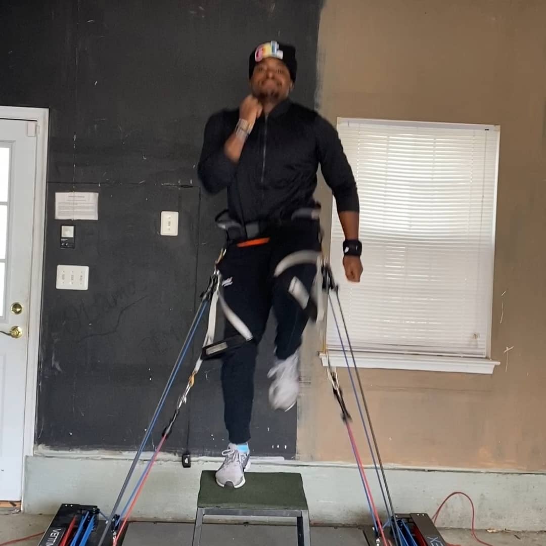 CharlesCtyElite's tweet photo. The fellas got busy today too!! #VertiMaxTraining #DariusHarrell @DMTracknfield #AnthonyHaytheJr @whoisjuiice @WUCardinals #MalcolmJohnsonJr @TTG_Malcolm @SAINTS_sports #FootballTrack #NaimMuhammad @_thedream1 @WVUfootball #CharlesCountyEliteProducts💙💛 https://t.co/ypW1MlnGop