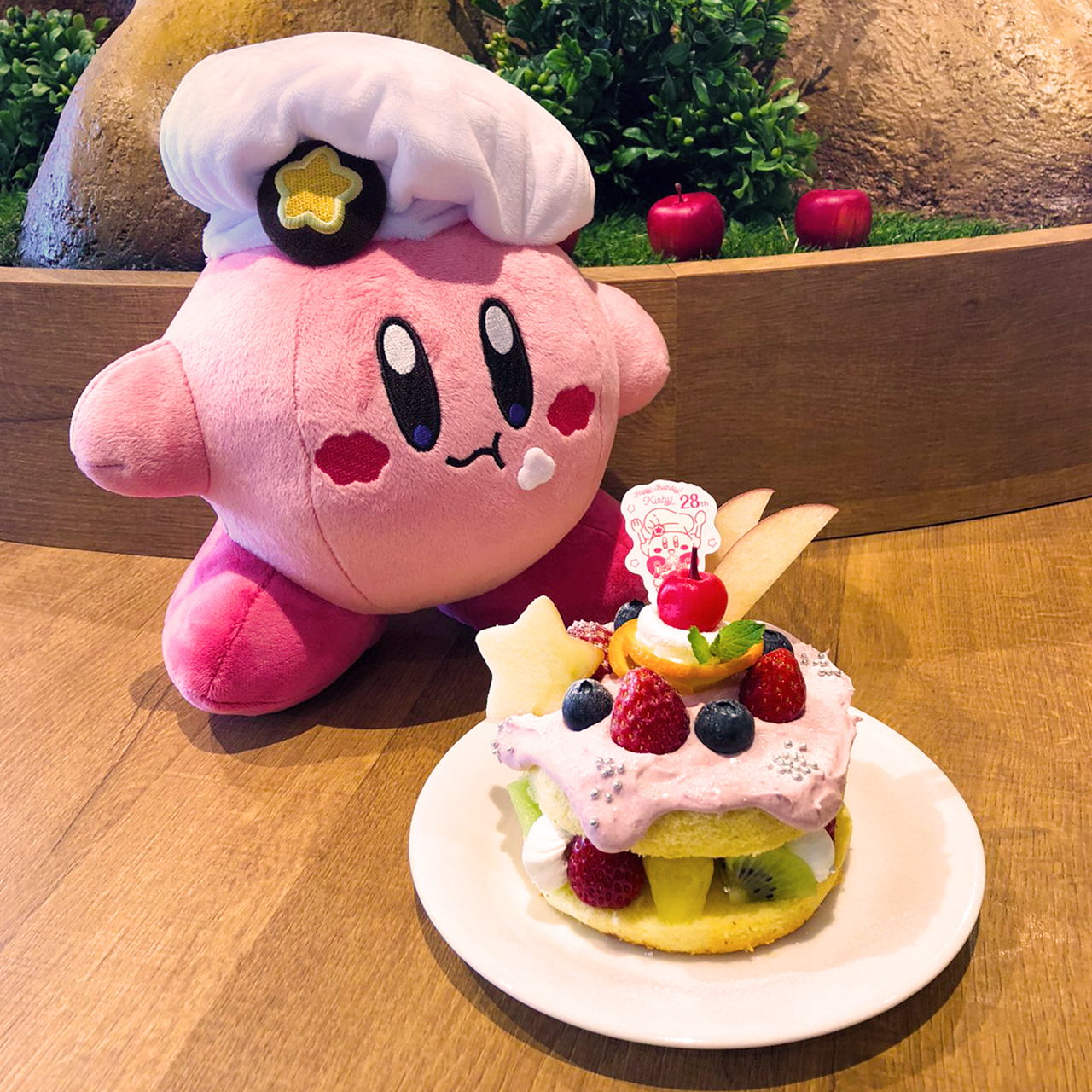 Kirby Cafe カービィカフェ ハッピーバースデーカービィ 本日はカービィのお誕生日です カービィカフェは休業中ですが 今ごろカービィはプププランドのなかまたちからも 盛大にお祝いされている事でしょう 営業再開後に またみなさまと一緒に