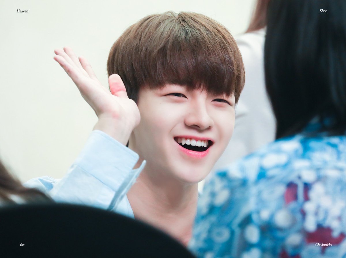 Heaven_Shot's tweet photo. 190831 차준호

하퐁말 보면서 월요일도 힘냅시다 ✊🏻💗

#차준호 #ChaJunHo https://t.co/TYrWwuCVmq