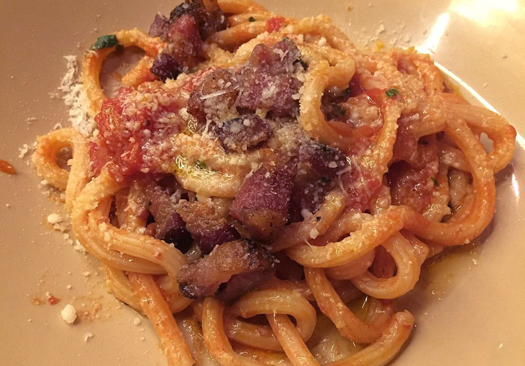 Check out the <a href="/CambridgeDay/">Cambridge Day</a>'s weekly notebook about dining options during the Covid-19 shutdown, with a focus on quality and ease of pickup and delivery! They explore Giulia, <a href="/ThistleAndS/">Thistle and Shamrock</a>, Felipe’s, <a href="/HiRiseBreadCo/">Hi-Rise Bread Co.</a>, and Bountiful.

cambridgeday.com/2020/04/22/wha…