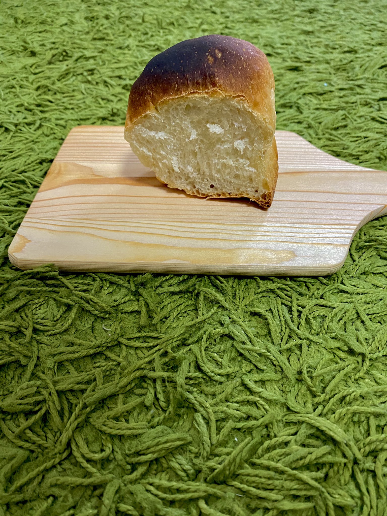 ポコパン Daisoのシフォンケーキ型がシフォンケーキには使いづらいと感じて ちぎりパン焼いてみた ちょっと焦げたけど 気にしない気にしない ちぎりパン 食パン Hb シフォンケーキ型 シリコン型 パン作り好きな人と繋がりたい T Co