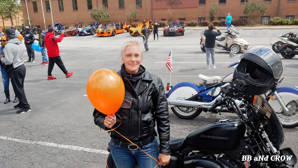 BbnCROW's tweet photo. #motorcycle group ride today. Over 75 Bikes came for this charity ride. A little boy lost his life a few days ago 💔 and all different Motorcycle organizations came together for his family. https://t.co/iuTuvNsHLy