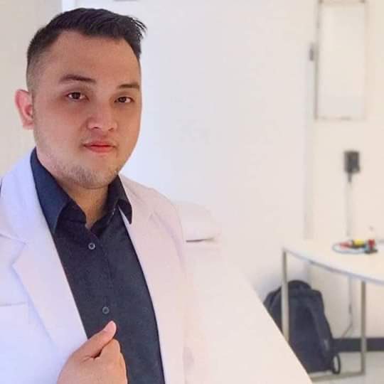 Copas WA dibilang sembuh👉 Ini Dr Michael. Sebelumnya dirawat di RS persahsbatan 14 hr dg covid 19 positif. Sdh boleh pulang dg test swab negatif 2 x. Setelah dirumah ada keluhan batuk dan sesak nafas. Ayahnya membawa untuk dirawat di RS polri.  2 hr ybs meninggal dunia