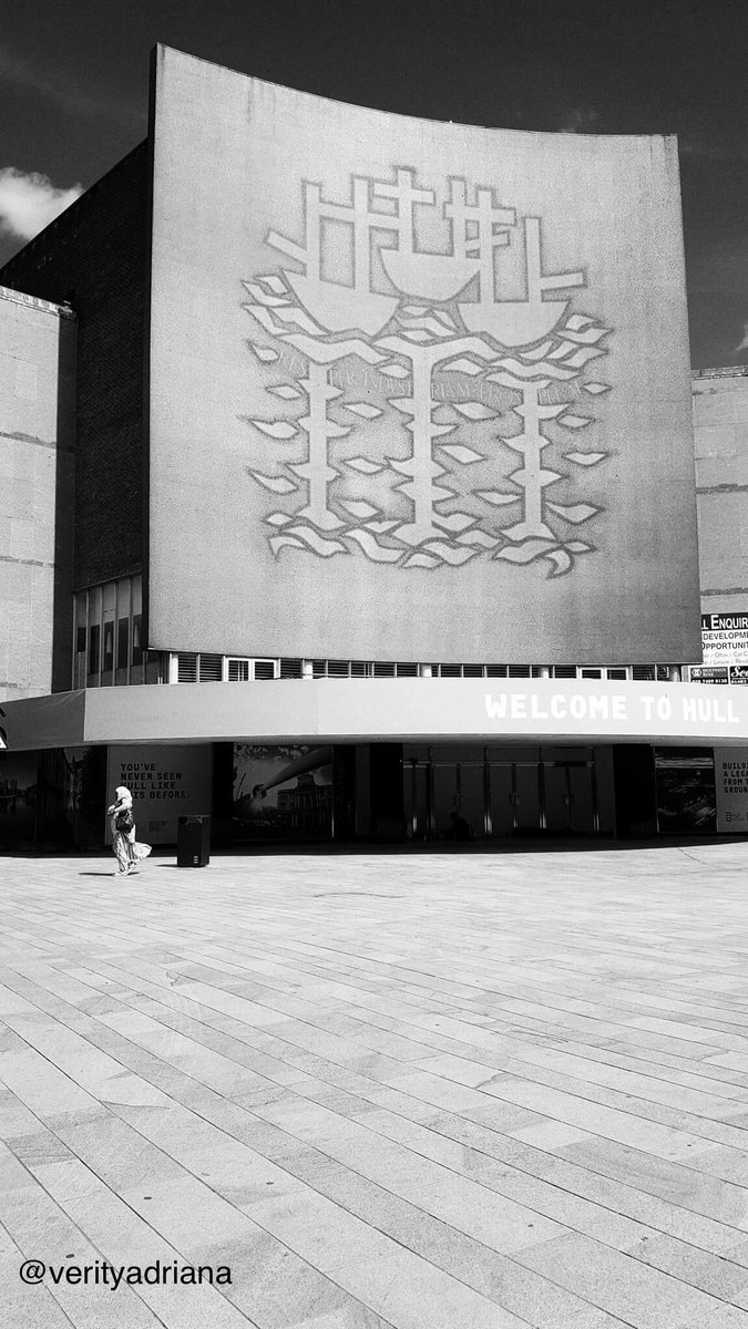 Vote for Design C, Monochrome Minimalism:  @BlanchePictures pared-back, white and grey interpretation of  #AlanBoyson’s  #ThreeShips iconic Grade II Listed Modernist mosaic in  #Hull.Vote for your fave in the poll at the start of the thread. Feedback & shares welcome 