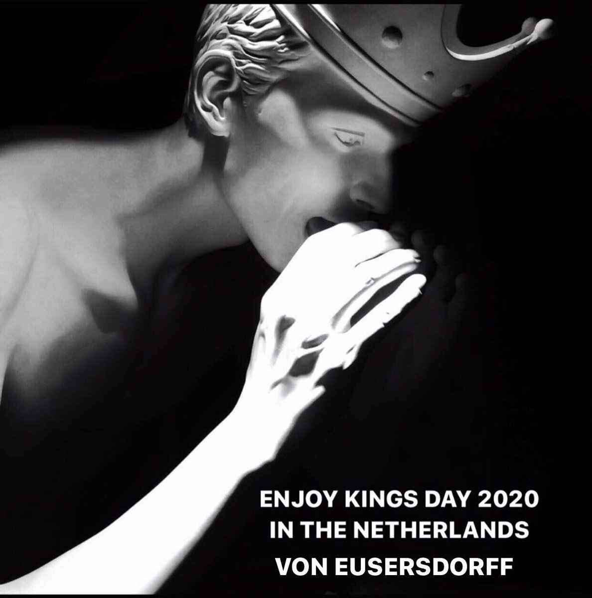 voneusersdorff's tweet photo. ENJOY KINGS DAY
FRIENDS IN THE NETHERLANDS•
.
@voneusersdorff 
.
#Amsterdam #Koningsdag #April2020 
#Kingsday #kingsday2020 #parool
#fashionblogger #blogger #vlogger
#Influencer #highsnobiety #nyrmagazine #nylonmagazine #032C
#voneusersdorff #NewYorkTimes 
#freedom #LoveIsLove https://t.co/LeRKGQPVBm