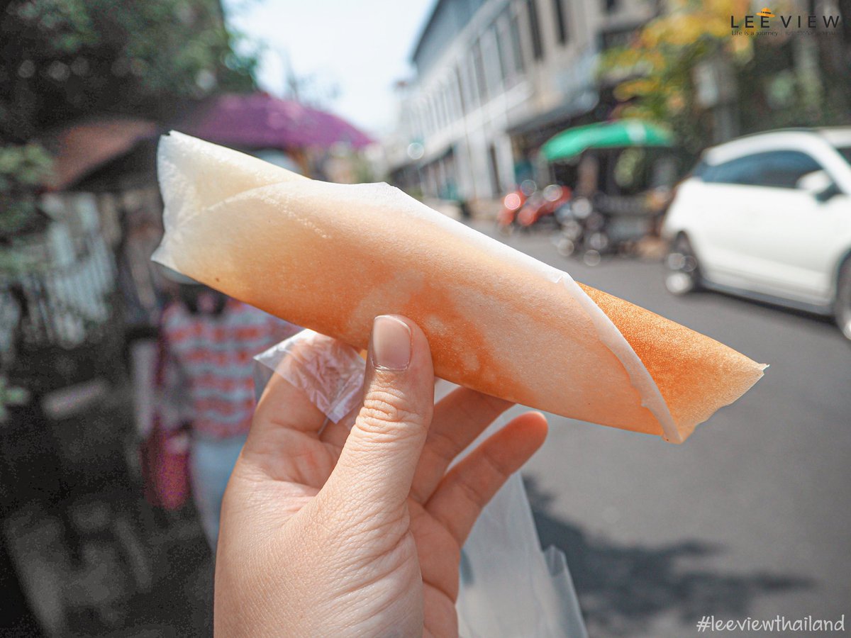 leeviewthailand's tweet photo. ขนมอาโป๊ง แม่สุณี (ขนมพื้นเมืองภูเก็ต) 
กรอบนอกนุ่มใน กลิ่นหอมตั้งแต่น้องอยู่บนเตาถ่าน ยั่วๆไปอีกจ้า
#leeviewthailand #แกงเขียวหวาน #พรกฉุกเฉิน #เราไม่ทิ้งกัน https://t.co/0C4TnQW15M