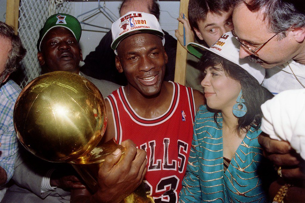 HEIRMJ's tweet photo. 😭🏆 #TheLastDance 📹🎥📽🎞🐐🏆 https://t.co/3Xyj3ecUjp