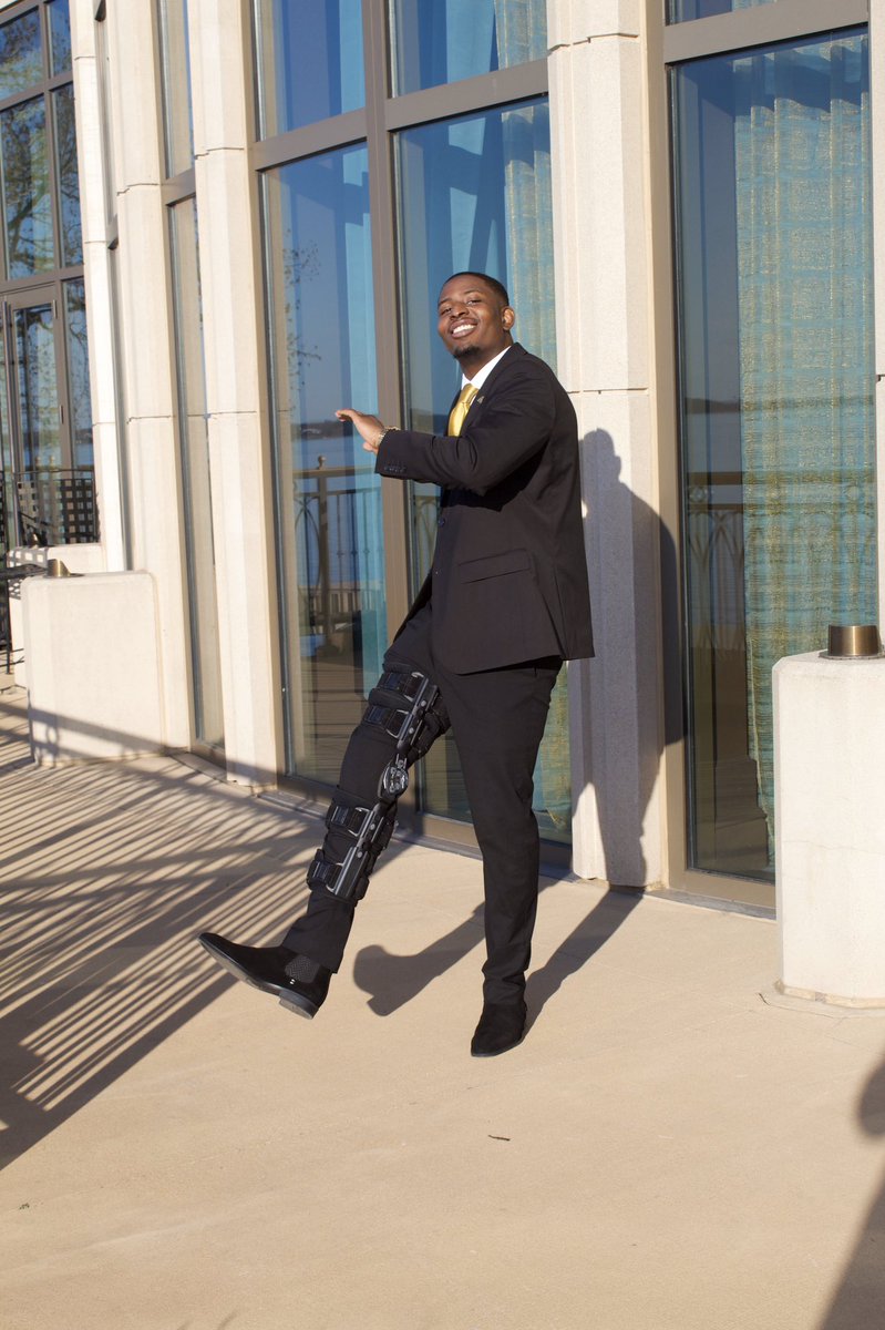 daff_amadou's tweet photo. I can’t be the only one who broke some rules today #Cashmeoutside https://t.co/QUi6m1ZXTZ