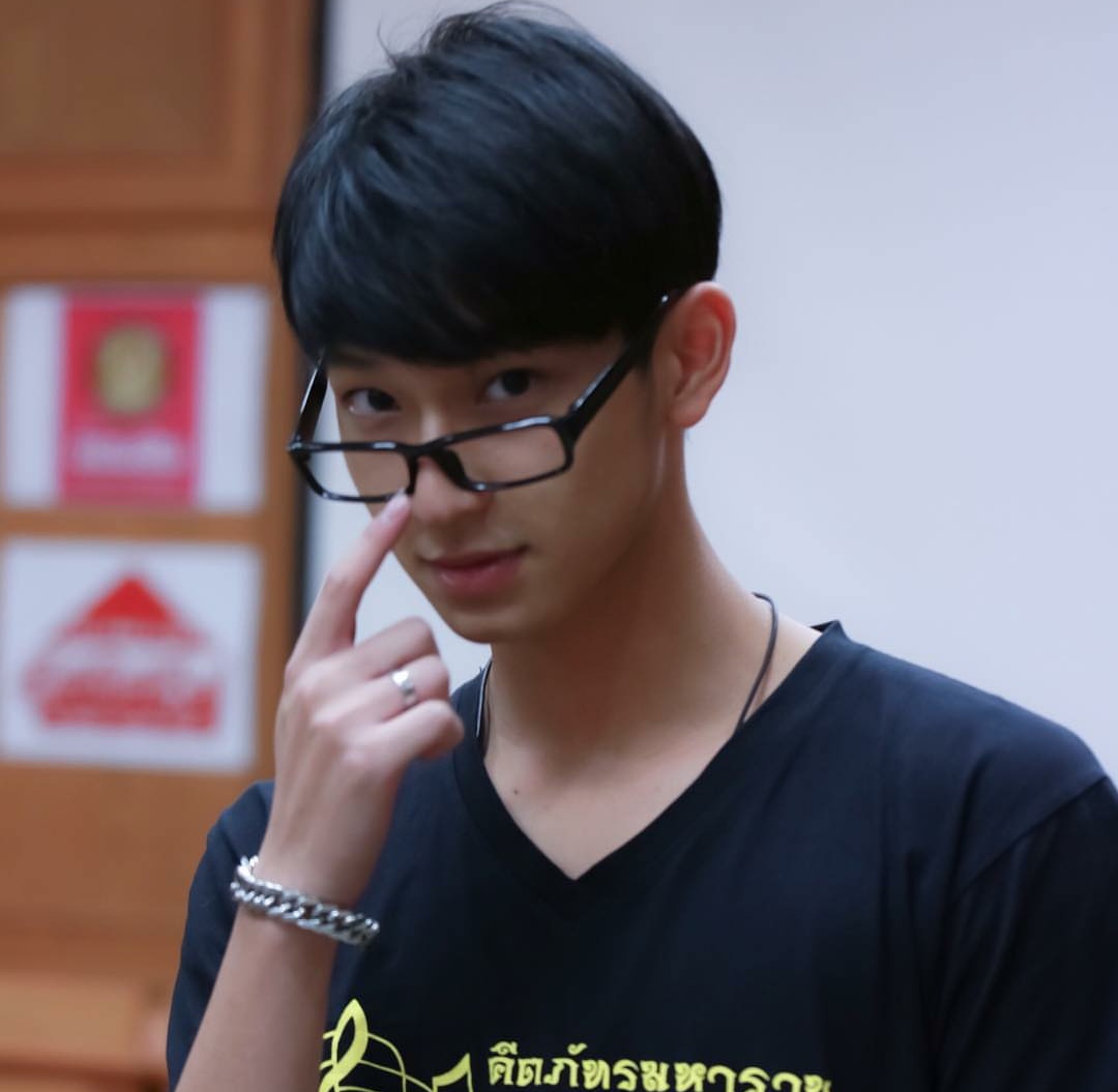 OhmNaMon in specs >>>>>>>>[ #ChimonWachirawit  #chimonac  #mynameisnanon  #NanonKorapat  #OhmPawat]; a thread