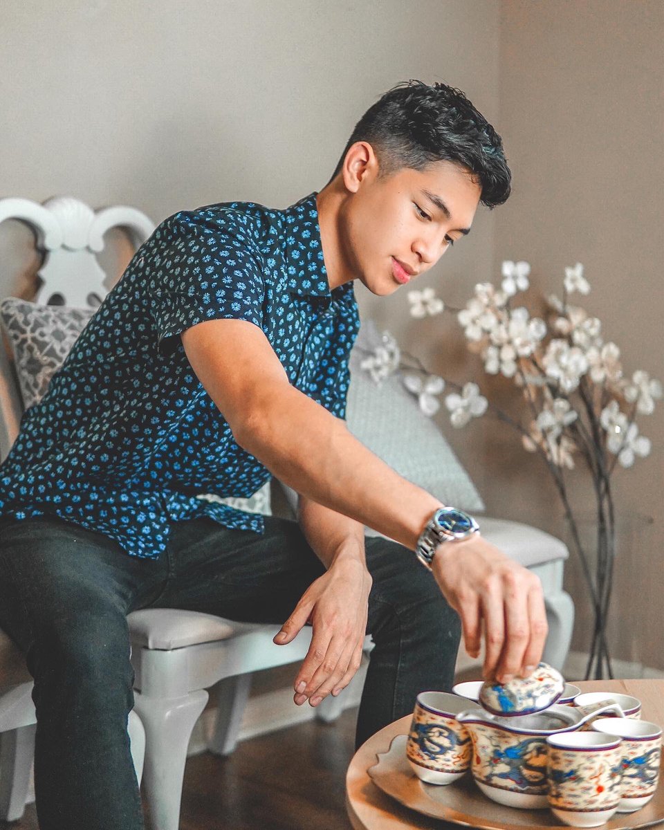 Martey_Tx's tweet image. 📸✨ ^*+ @express my new favorite shirt :) the floral design is gonna be perfect for the summer ♡ ♡ ♡

 #expressyou #expressmen #expresspartner