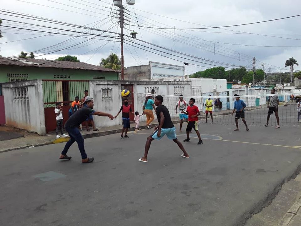 Desde el estado Bolivar, Municipio Caroni, Niños y niñas  disfrutan un domingo especial como flexibilización de la cuarentena @GobJustoNoguera @OviedoPSUV @MppjdBolivar @pinfantea  

#RecreaciónResponsable