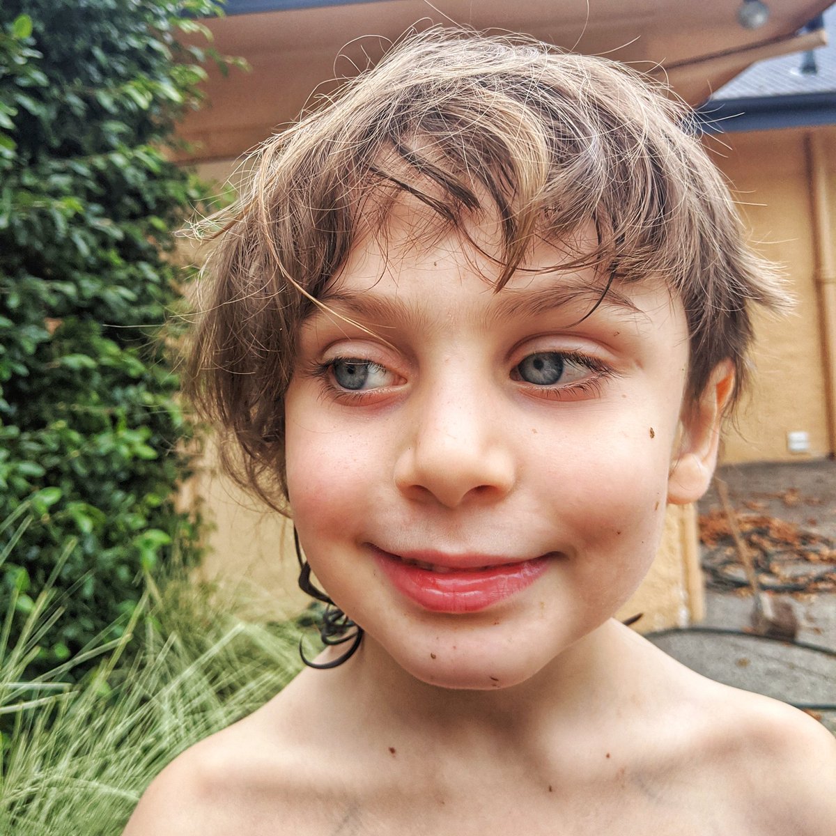 Neil Gaiman tweet media