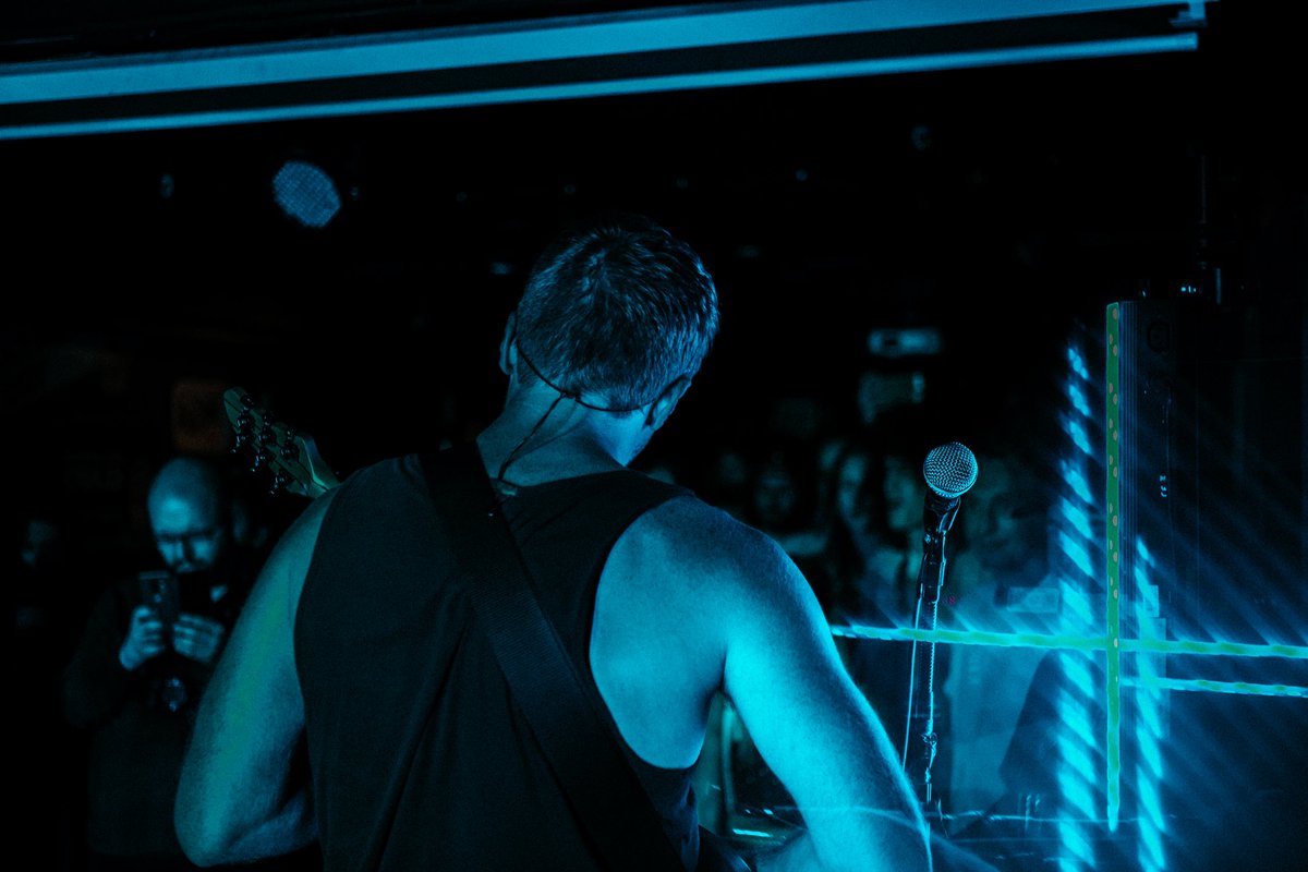 Just wanna be in a room full of people somewhere feeling a vibe 🌀

#progressivemetal #progressive #livemusic 

📷: @jessicaadawn