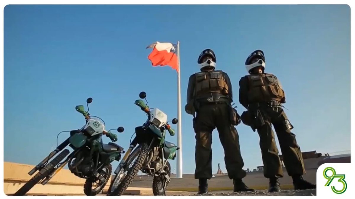 Carabdechile's tweet photo. Inspirados en el lema #OrdenyPatria, hemos trabajado durante 93 años por el país y sus habitantes. En este aniversario reafirmamos ese compromiso, entregando seguridad a través de la prevención y la vocación que nos caracteriza. 
https://t.co/dcnIv2WyCL
#Carabineros93Años https://t.co/um1qByV73Y