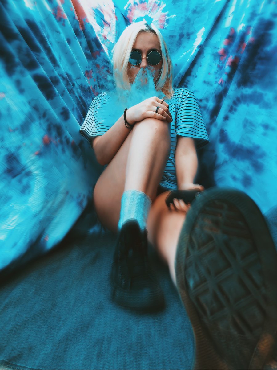 bebe_autumn's tweet photo. life’s good🦋 https://t.co/v5Hg4RFTpz
