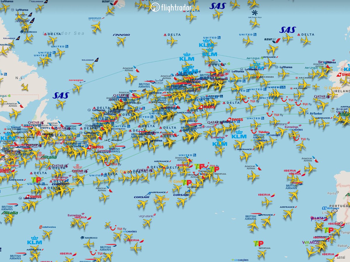 flightradar24's tweet photo. 7 March vs 27 April, 04:00 UTC over the North Atlantic. 

Follow live transatlantic flights at https://t.co/fgumRuWp8r. https://t.co/PzqYVcpmTh