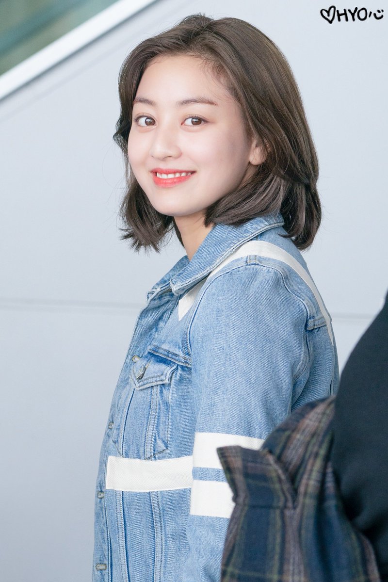 Jihyo's round cheeks- a very fluffy thread