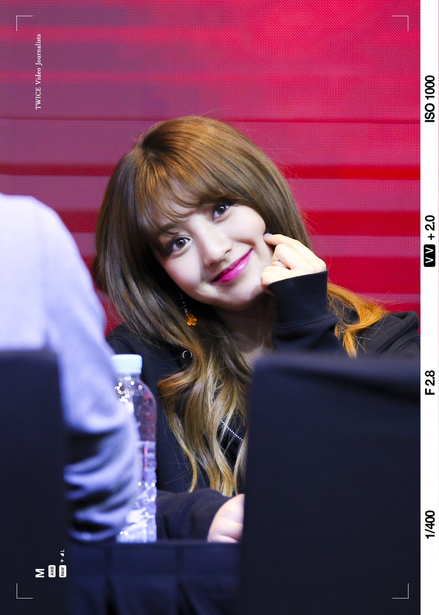 Jihyo's round cheeks- a very fluffy thread