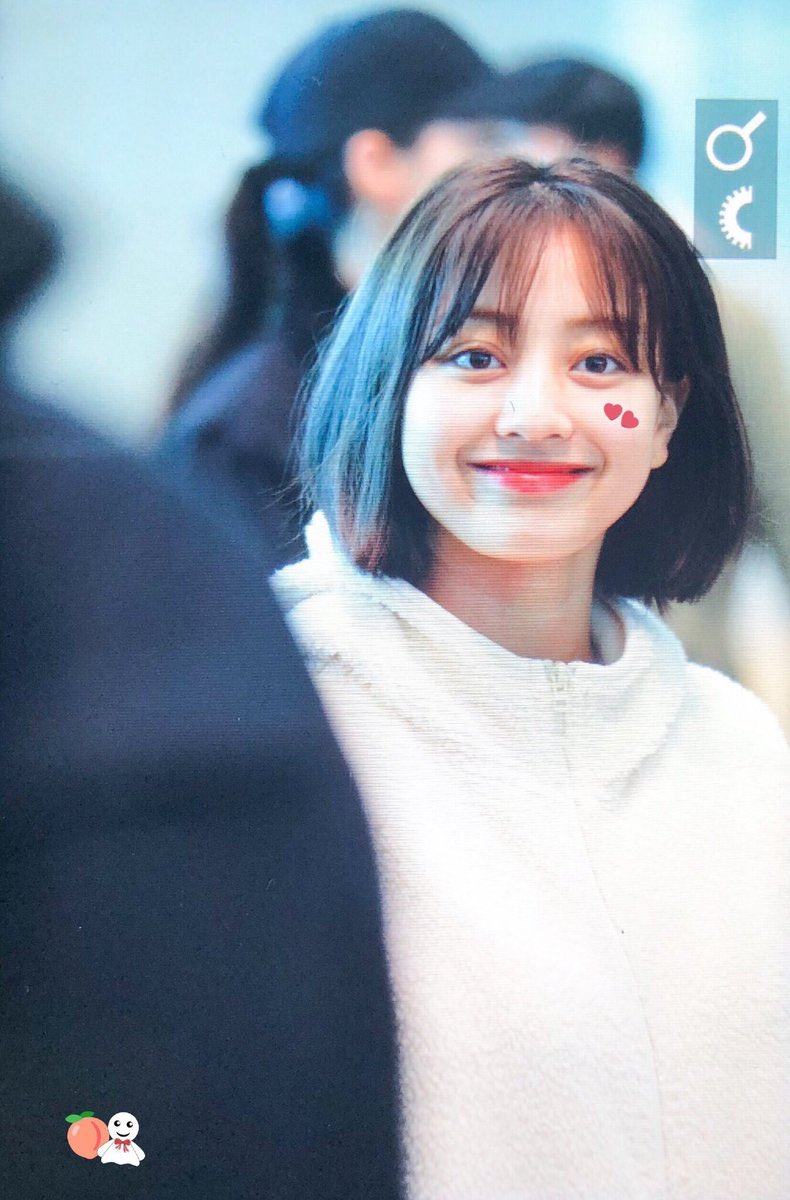 Jihyo's round cheeks- a very fluffy thread