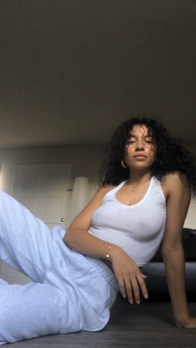 blairmahya's tweet photo. some bad quality video screenshots https://t.co/lqZyOqgc3C