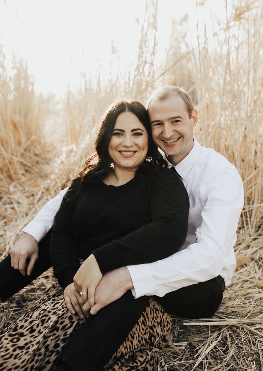 elizbucksmith's tweet photo. Thanks to @hinge, I met @Ryguy4040 last year. And this year, during a pandemic, we’re getting married in June. Ahh!
#hinge #wematched https://t.co/B64zm0I0oV