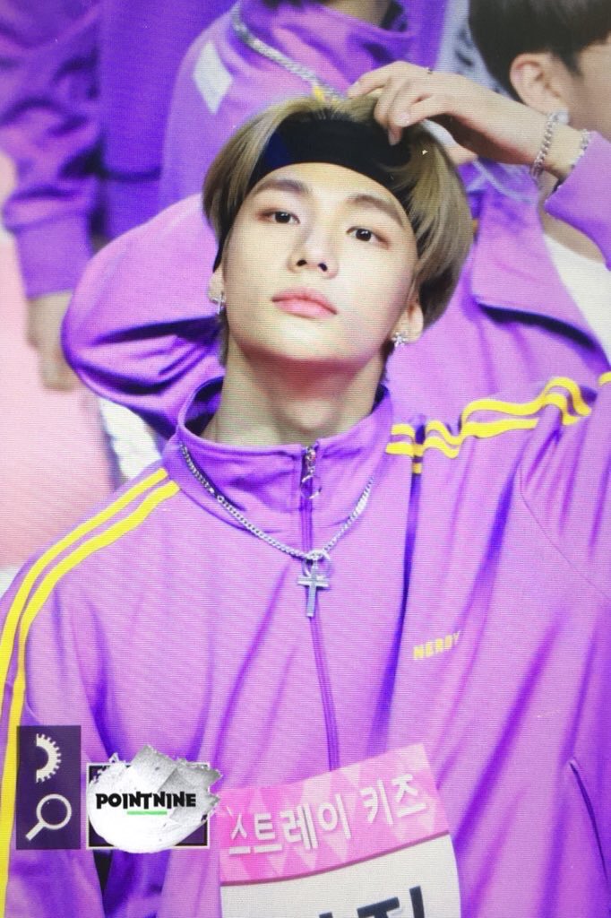 if you dont think hyunjin looks superior with headband then you dont deserve rights