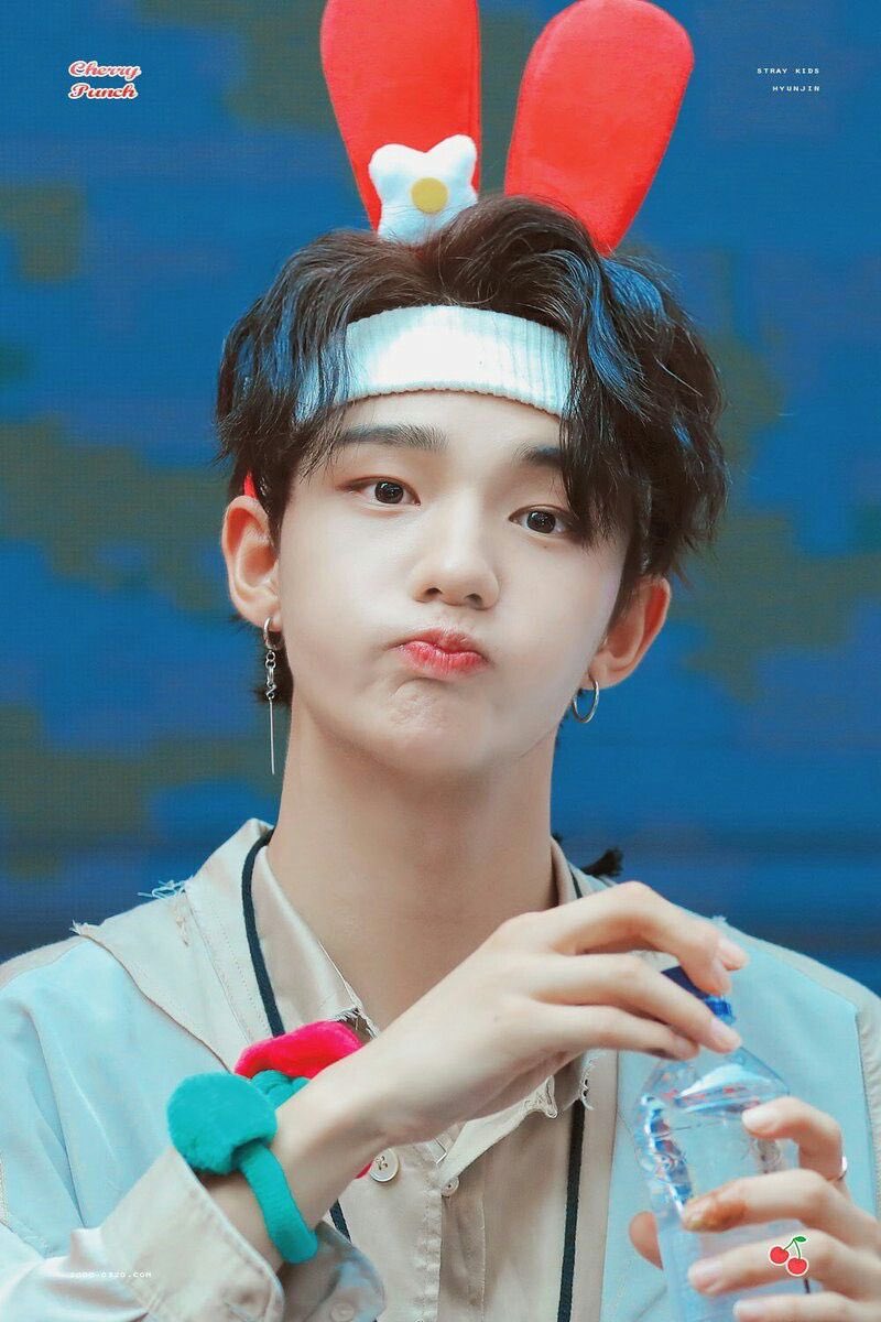 i can go on with hyunjin but-