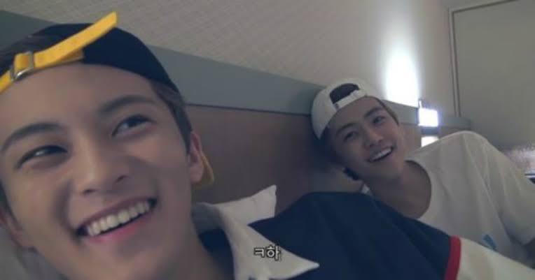 MarkMin roommates where Jaemin woke mark up in the morning by shaking him and calling him "Honey" and telling him to wake up.