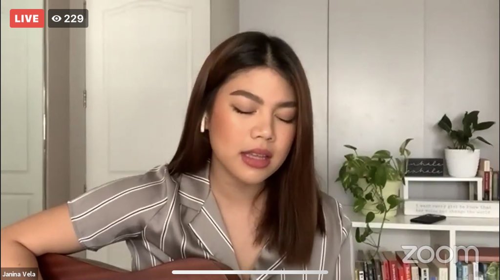 MORentPH's tweet photo. Sabayan natin si @janinavela sa kantahan dito lang sa #MORLiveChat
NOOD NA: https://t.co/CrDDiAVxUB https://t.co/uWWaEwNhtp