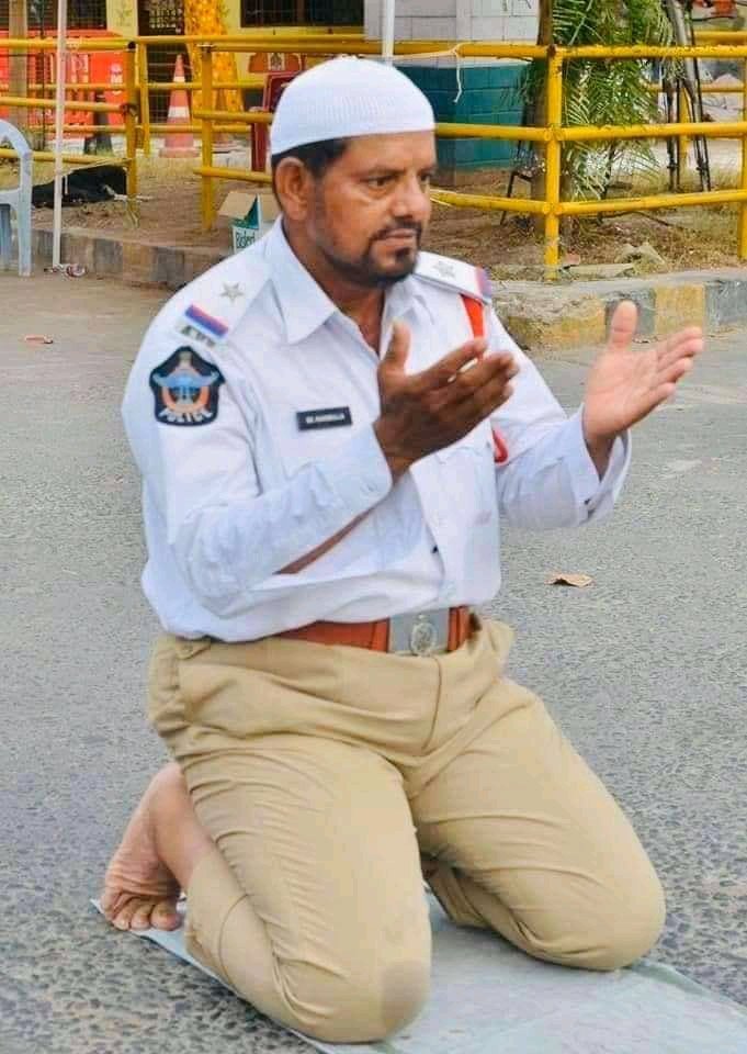 ayyoob_rehman's tweet photo. Saluteour real Heroes.
#तब्लीगी_जमात_पर_गर्व_है 

Follow 👉 @AdeebaNoor27 https://t.co/tXhi99NKyk