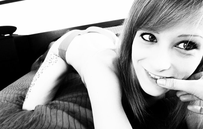 Habt einen tollen Start in die Woche 😘  Have a nice start in your week 😘  #alicekinkycat #camgirl #MondayMotivaton<a href="/tag/blackandwhite"class="tags"><span>#blackandwhite</span></a><a href="/tag/camgirl"class="tags"><span>#camgirl</span></a><a href="/tag/montag"class="tags"><span>#montag</span></a><a href="/tag/alicekinkycat"class="tags"><span>#alicekinkycat</span></a>