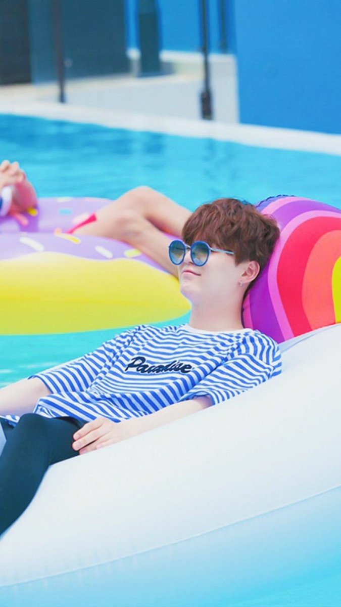 Yoongi by da pool