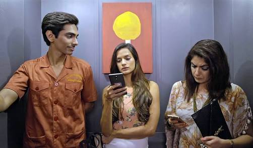 Binged_'s tweet photo. Streaming Alert: Movie #TheLiftBoy streaming on @NetflixIndia
Feel-good coming-of-age story of a young man forced to take his father's place as the lift operator in a posh building, and the lessons he learns
*ing
#MoinKhan @nylamas #SaagarKale #AneeshaShah
Dir by @JonathanChats https://t.co/7suNlCXOu0