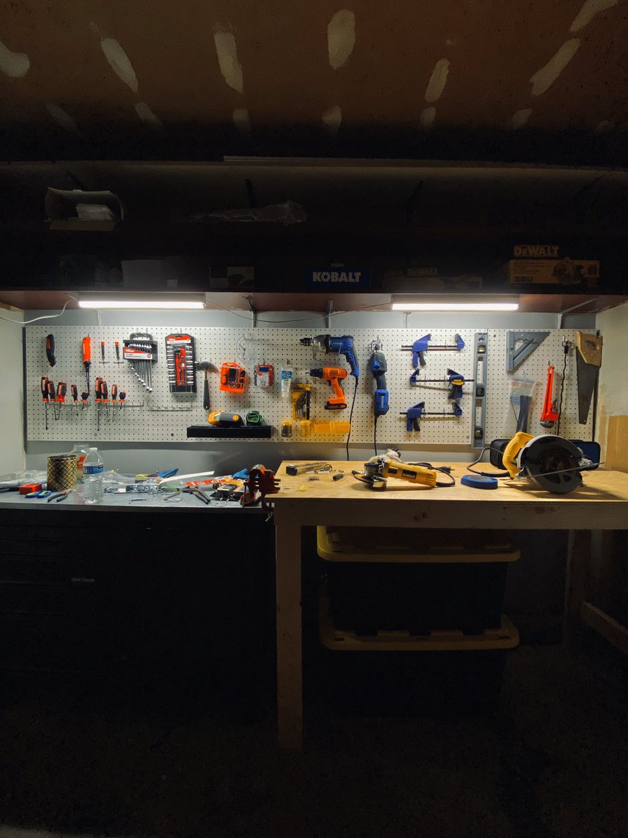 KPDizonn's tweet photo. Workstation 🛠#HomeownerThing #DIYlife https://t.co/OEJAbQKXjg