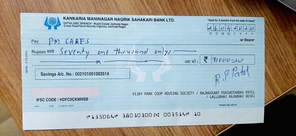 IJAGDISHPATEL's tweet image. મારા મતવિસ્તાર માં આવેલ વિજય પાર્ક  સોસાયટી પરિવાર દ્વારા કોરોના મહામારી સામે લડવા માટે પ્રધાનમંત્રી શ્રી નરેન્દ્ર મોદીજી એ કરેલ અપીલ ને સહર્ષ સ્વીકારી #PMCARES ફંડ માં રૂ. 71000/-   અનુદાન આપવા બદલ સોસાયટી ના તમામ લોકોનો આભાર વ્યક્ત કરુ છું.