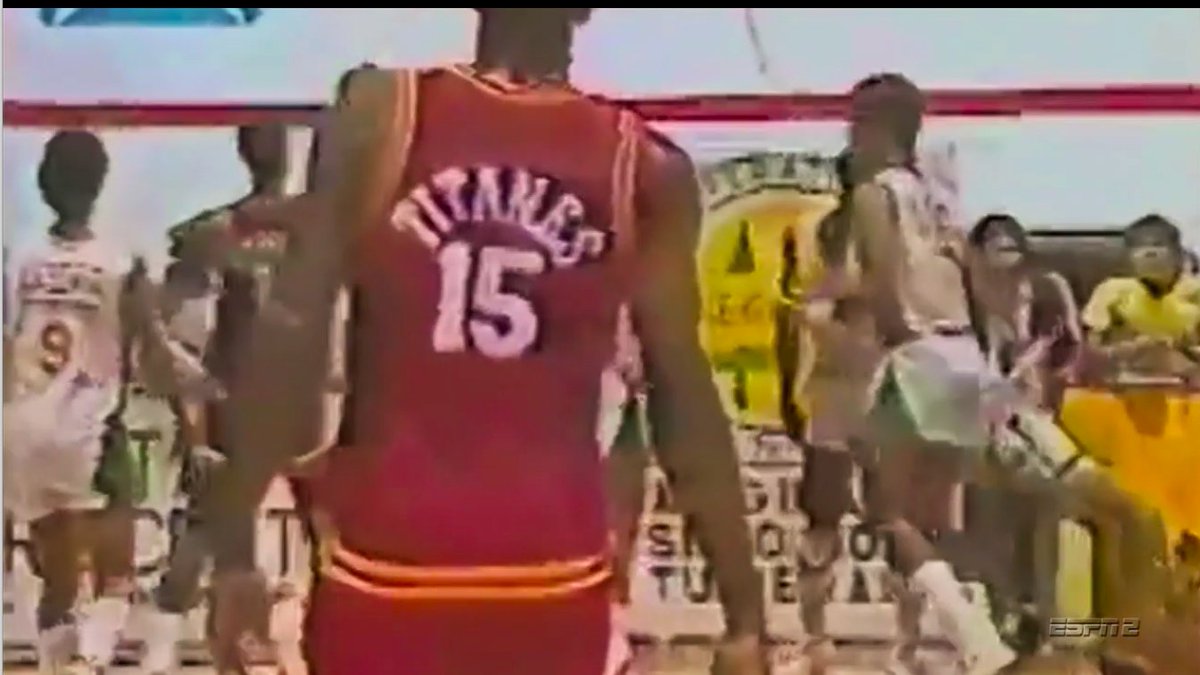 gmodeloh's tweet photo. Mario Butler hace un cameo en #TheLastDance episodio #4, luciendo #15 de Titanes de Morovis y jugando contra Phil Jackson. Pasando la bola, luego de agarrar uno de sus 8236 rebotes en liga BSN (actual record). @BilitoCarrasco @fare49 @Samudio14 @hectordeportes @jairperalta05 https://t.co/iWwTKKvSJN