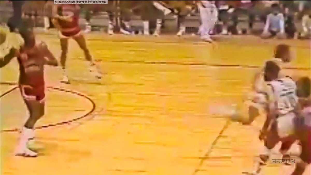 gmodeloh's tweet photo. Mario Butler hace un cameo en #TheLastDance episodio #4, luciendo #15 de Titanes de Morovis y jugando contra Phil Jackson. Pasando la bola, luego de agarrar uno de sus 8236 rebotes en liga BSN (actual record). @BilitoCarrasco @fare49 @Samudio14 @hectordeportes @jairperalta05 https://t.co/iWwTKKvSJN