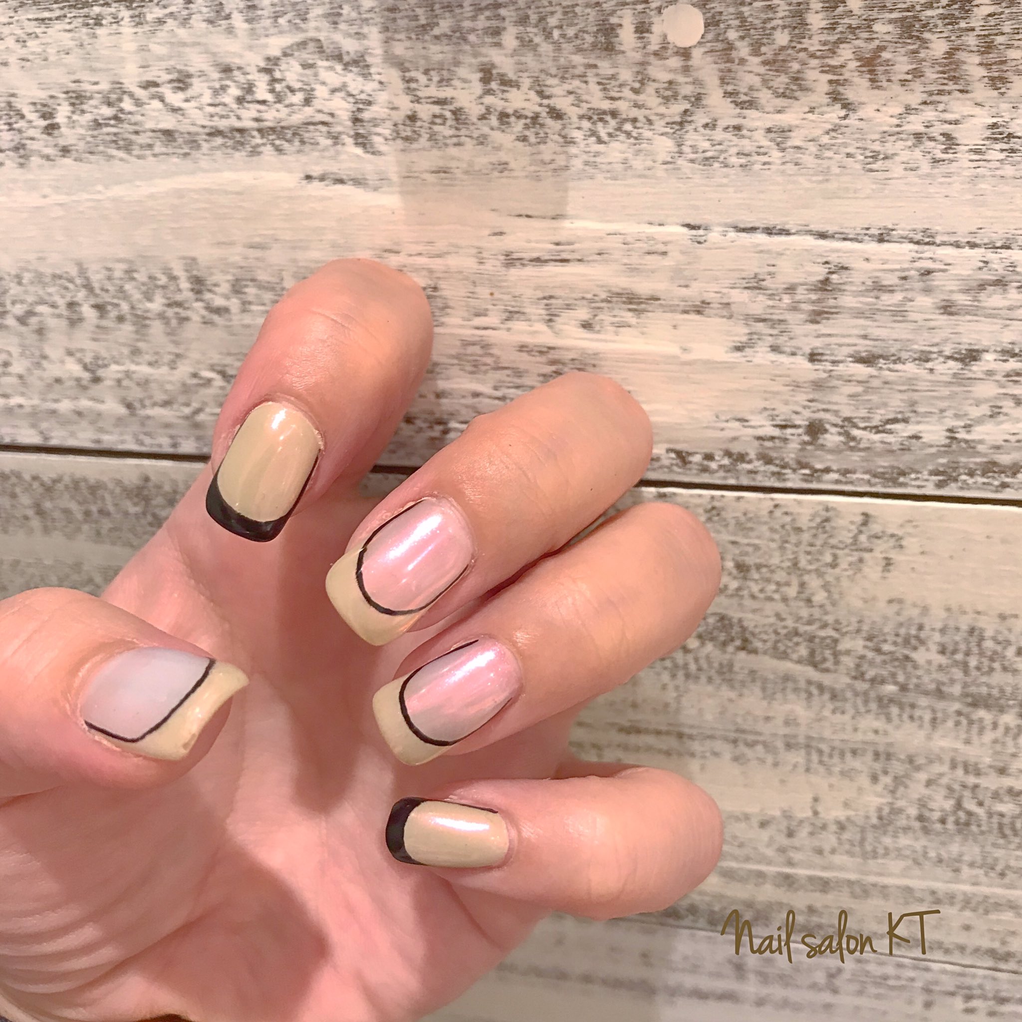 Nail Artist Hiromi モードフレンチ ピンクのオーロラかけてます ネイル おしゃれ 阿倍野 天王寺 大阪 大阪ネイルサロン ネイル 春ネイル 春ネイル おしゃれネイル ワンカラーネイル シンプルネイル デザインネイル ニュアンス