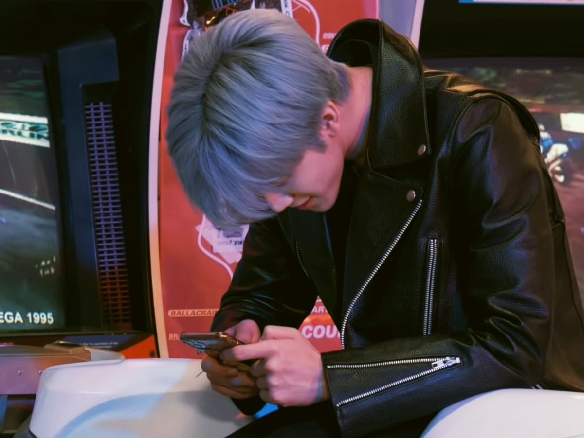 𝟏𝟑𝟐𝟑° (@1323gallery) on Twitter photo 