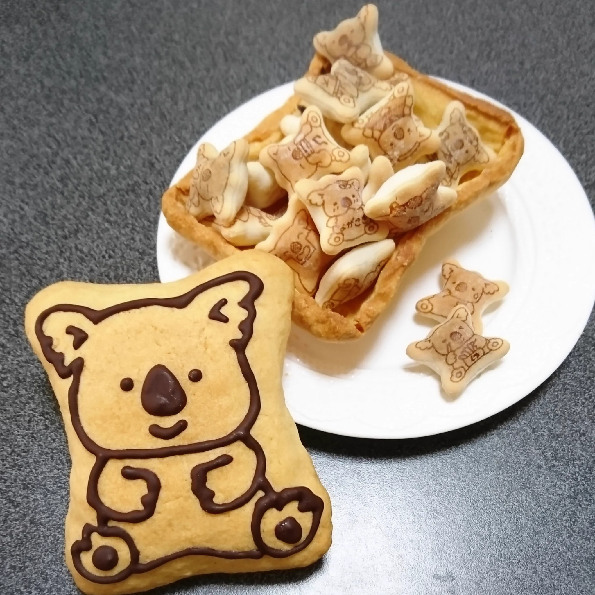すごい！コアラのマーチの中にコアラのマーチ！？【どちらも食べられます！！】