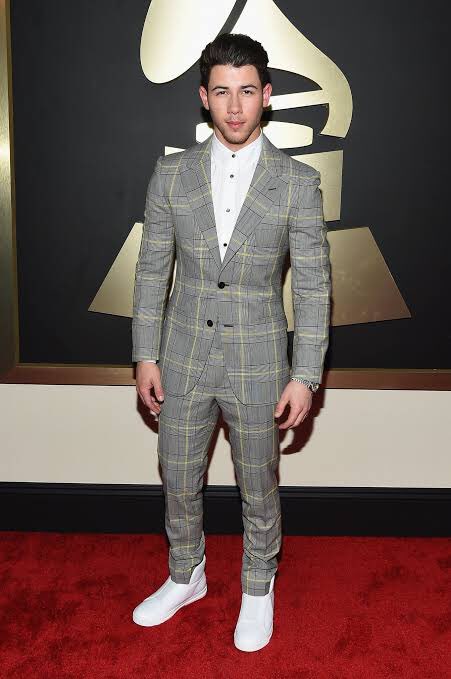 fuck it. niall horan as nick jonas a thread: